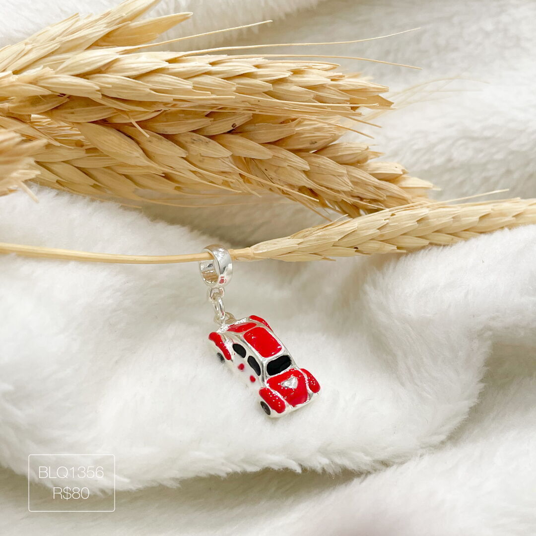 Berloque Fusca do Amor Pendurado Esmaltado Prateado